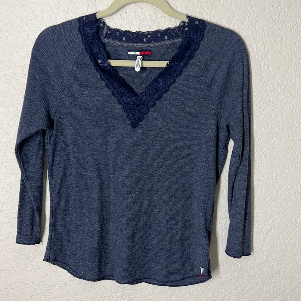 Tommy Hilfiger vintage Y2K essential tee. Ribbed. Navy Lace V neck XL 3/4 sleeve